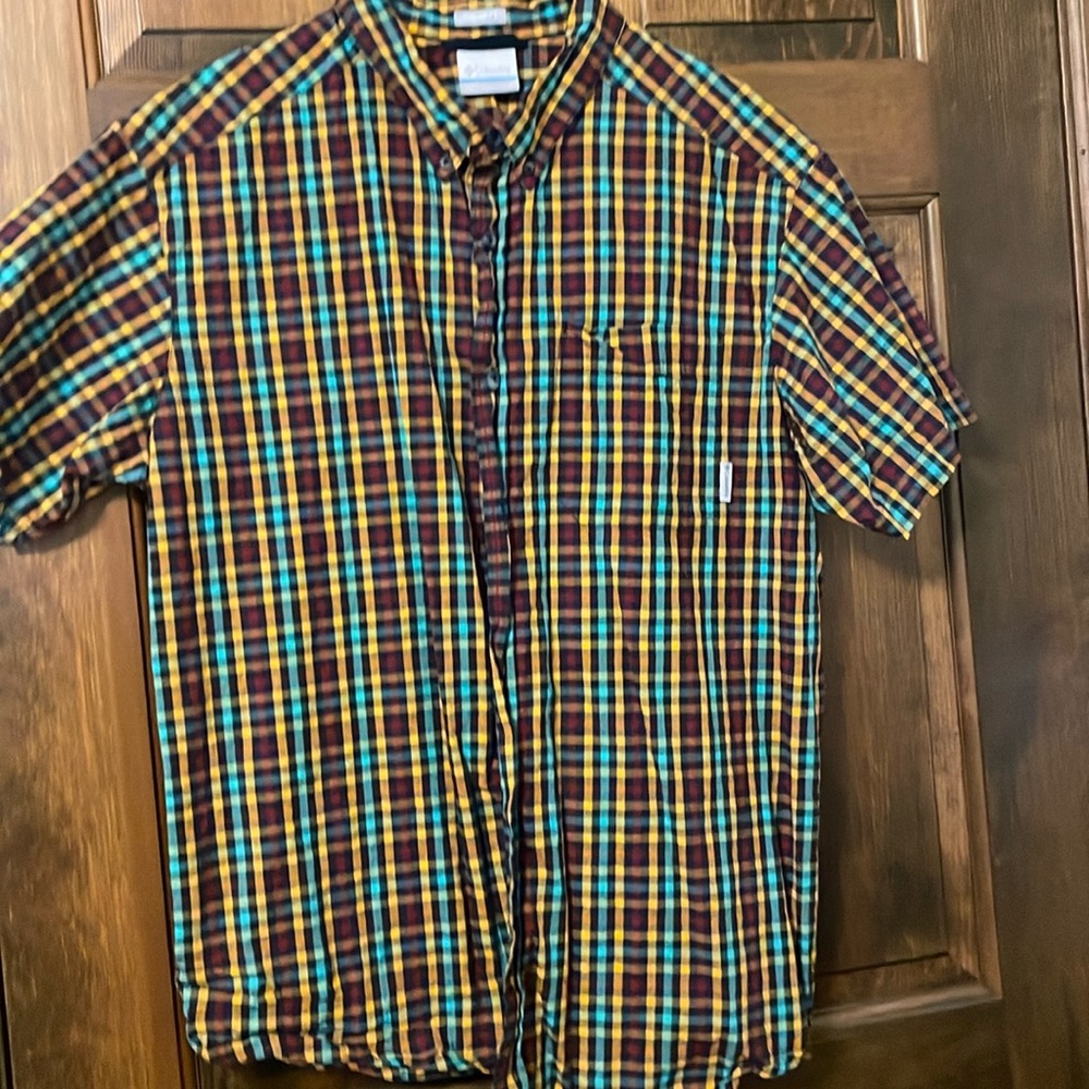 Columbia short sleeve shirt